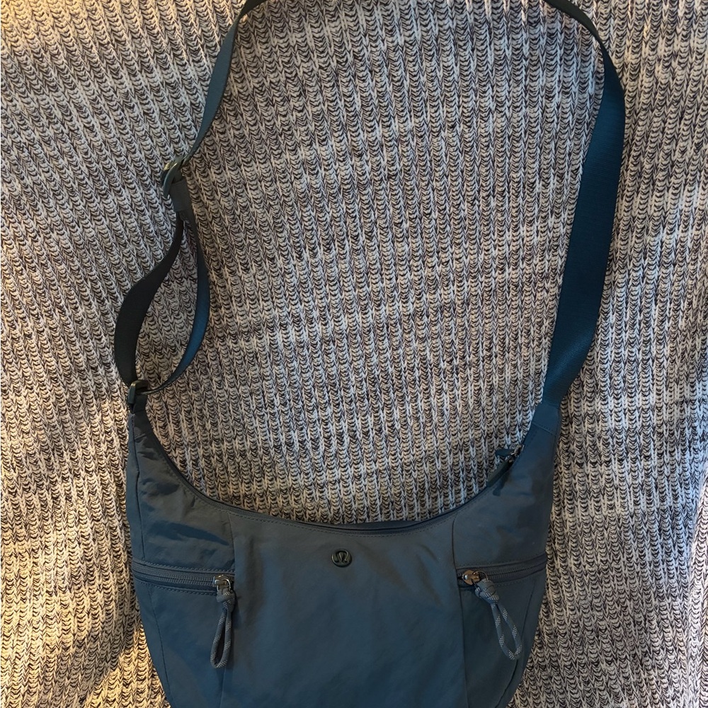 Lululemon Slouchy Sling Bag 6L Warp Teal Crossbody /Shoulder Bag